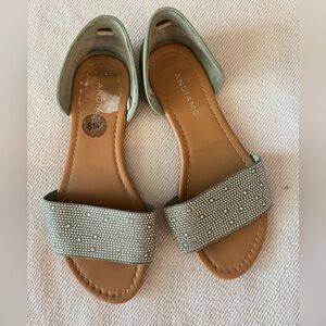 Andiamo Olive Green Slip On Boho Abailey Sandals Size 8W